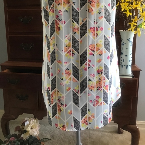 CAbi Grosgrain Floral Geometric Sleeveless Size S - Picture 9 of 11